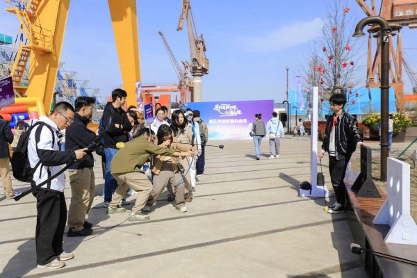 杨浦工会当“红娘” 复兴岛上唱响“四季恋歌”