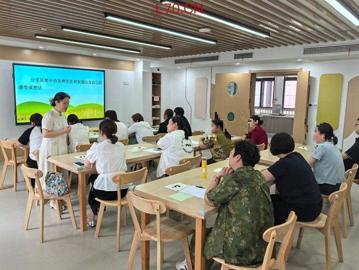 高邮市未成年人保护中心开设家长课堂。人民网记者 刘文邦摄
