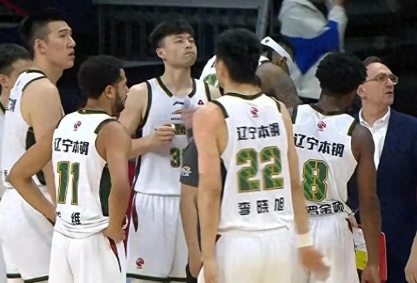 青岛96-100, 一波17-0打崩辽宁! CBA积分榜巨变背后隐藏三大信号